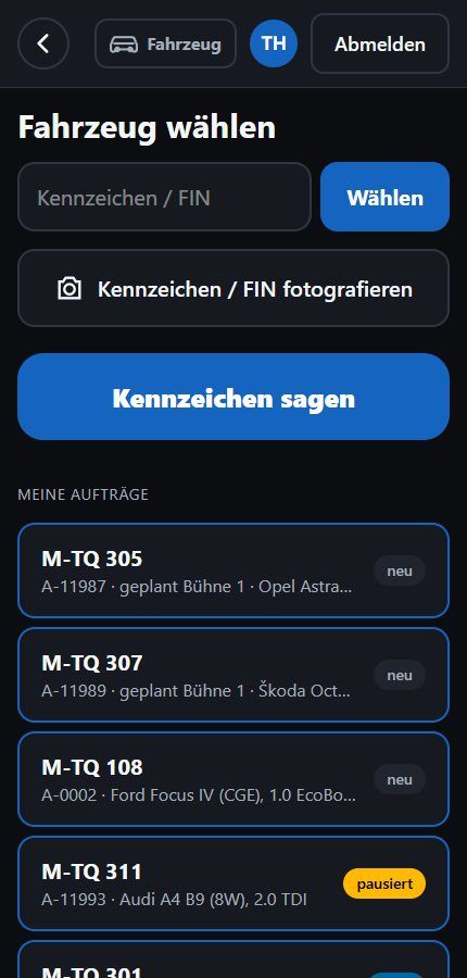 Monteur wählt ein Fahrzeug per Kennzeichen, Foto oder Sprache und sieht seine Aufträge.